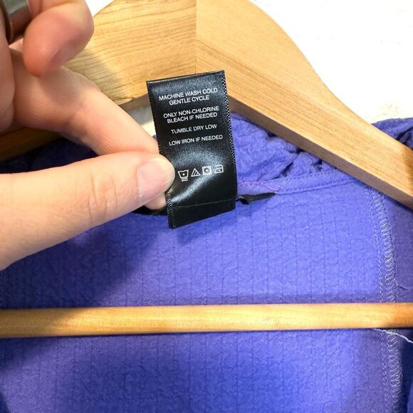 Ali Miles Ruffle Neck Purple Blouse Size Small - Picture 6 of 9